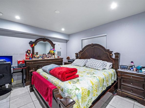 1236 NW 27th St, Miami FL 33142