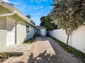 1236 NW 27th St, Miami FL 33142