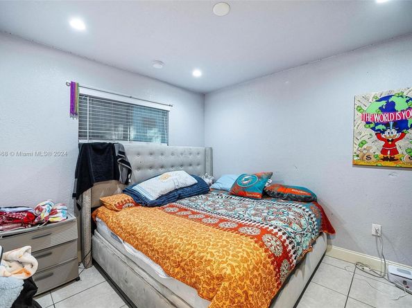 1236 NW 27th St, Miami FL 33142