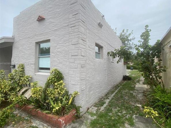 2014 Funston St, Hollywood FL 33020