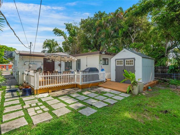 2510 Thomas St, Hollywood FL 33020
