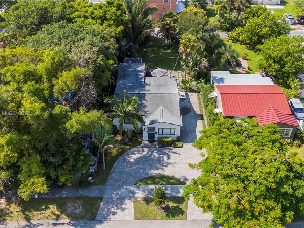 2510 Thomas St, Hollywood FL 33020