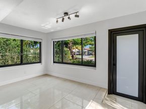 2510 Thomas St, Hollywood FL 33020