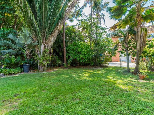 2510 Thomas St, Hollywood FL 33020