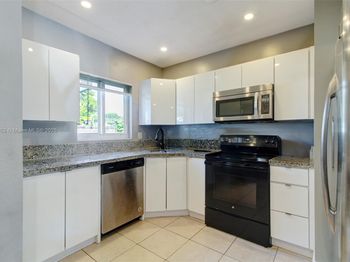 1431 NE 156th Ter