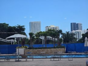 20335 W Country Club Dr 608, Aventura FL 33180