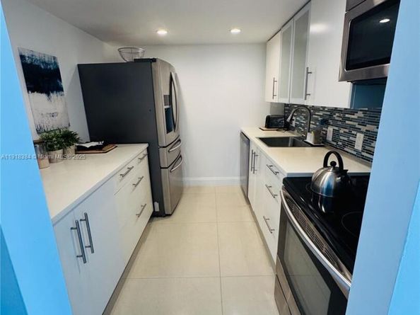 20335 W Country Club Dr 608, Aventura FL 33180