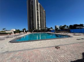 20335 W Country Club Dr 608, Aventura FL 33180