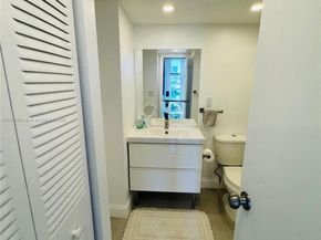 20335 W Country Club Dr 608, Aventura FL 33180