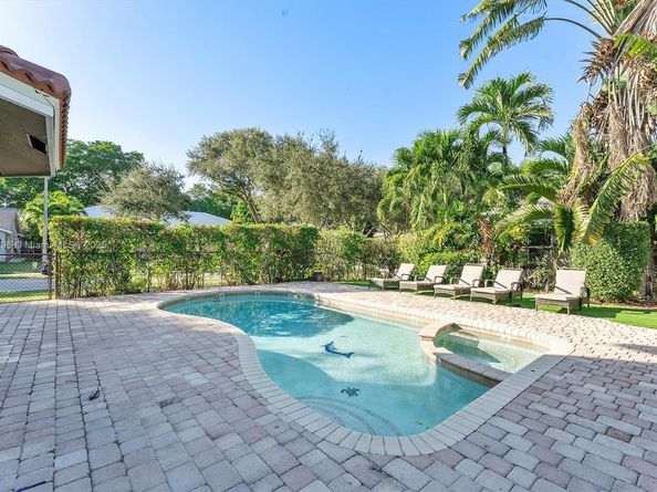 3933 NW 55th St, Coconut Creek FL 33073