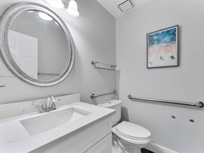 3933 NW 55th St, Coconut Creek FL 33073