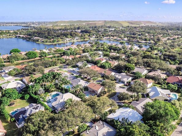 3933 NW 55th St, Coconut Creek FL 33073