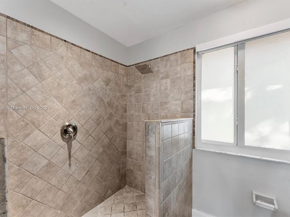 3933 NW 55th St, Coconut Creek FL 33073