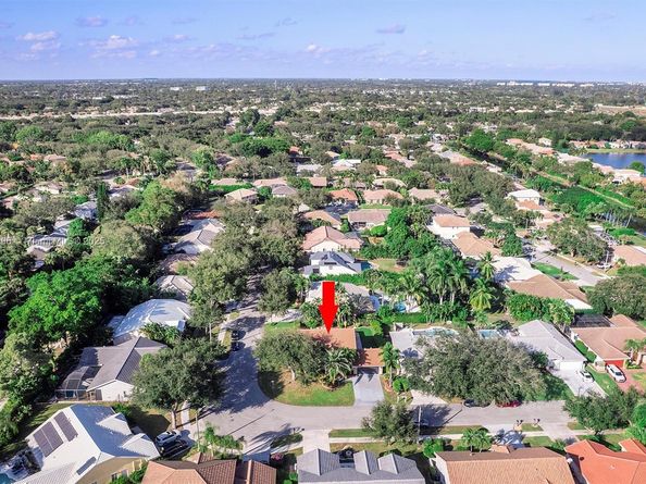 3933 NW 55th St, Coconut Creek FL 33073