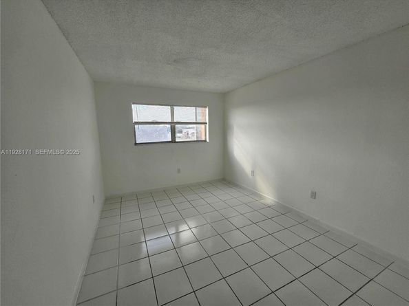 3610 NW 21st St 206, Lauderdale Lakes FL 33311