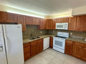 16210 Laurel Dr 203, Weston FL 33326