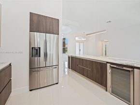 1807 Victoria Pointe Cir, Weston FL 33327