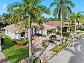 1807 Victoria Pointe Cir, Weston FL 33327