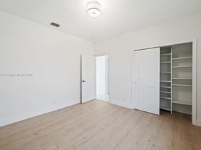 1807 Victoria Pointe Cir, Weston FL 33327