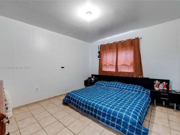 190 E 16th St, Hialeah FL 33010