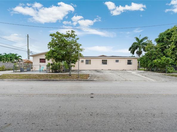 190 E 16th St, Hialeah FL 33010