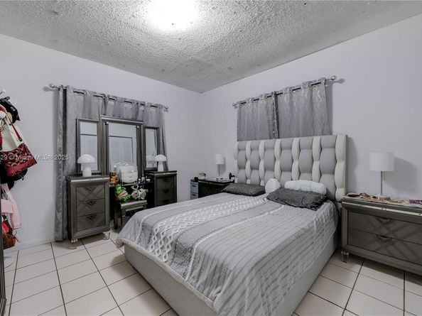 190 E 16th St, Hialeah FL 33010