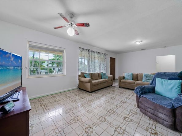 190 E 16th St, Hialeah FL 33010
