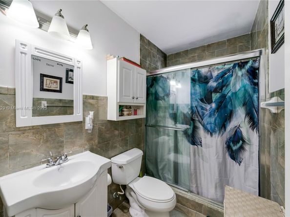 190 E 16th St, Hialeah FL 33010