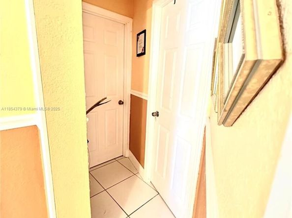4290 NW 49th Ter, Lauderdale Lakes FL 33319