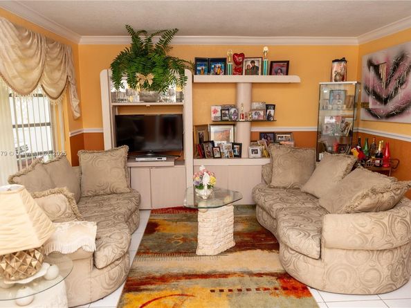 4290 NW 49th Ter, Lauderdale Lakes FL 33319