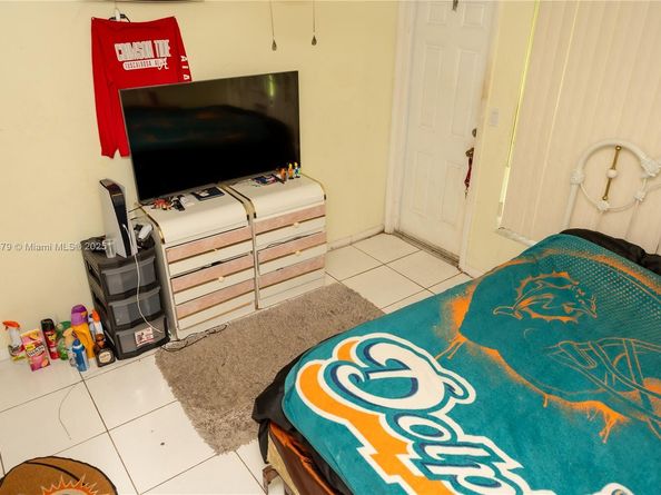 4290 NW 49th Ter, Lauderdale Lakes FL 33319