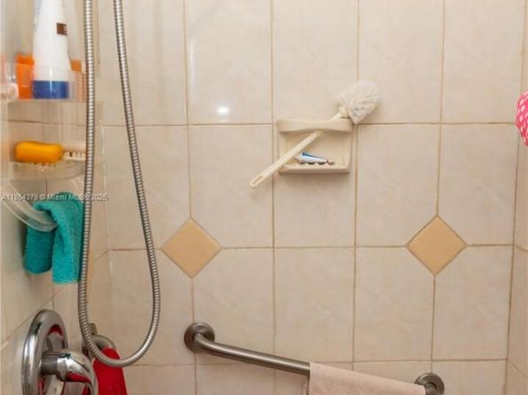 4290 NW 49th Ter, Lauderdale Lakes FL 33319