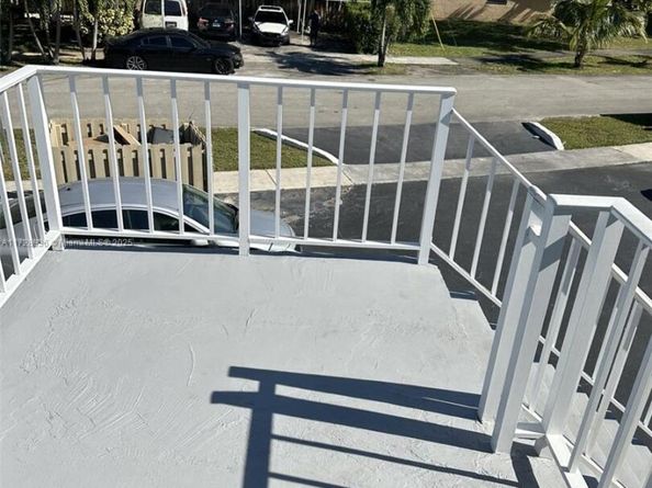 6101 Garfield St, Hollywood FL 33024