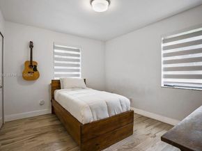 8705 SW 176th St, Palmetto Bay FL 33157