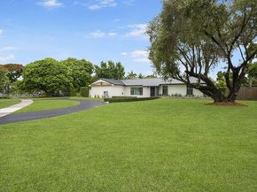 8705 SW 176th St, Palmetto Bay FL 33157