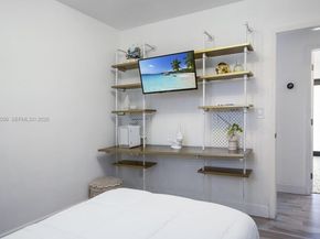 8705 SW 176th St, Palmetto Bay FL 33157