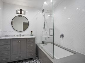 8705 SW 176th St, Palmetto Bay FL 33157