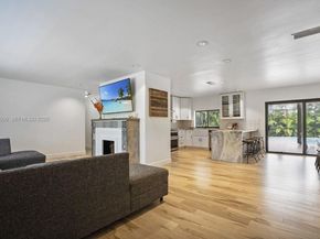 8705 SW 176th St, Palmetto Bay FL 33157