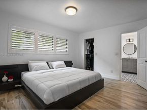 8705 SW 176th St, Palmetto Bay FL 33157