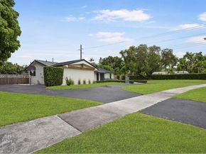 8705 SW 176th St, Palmetto Bay FL 33157