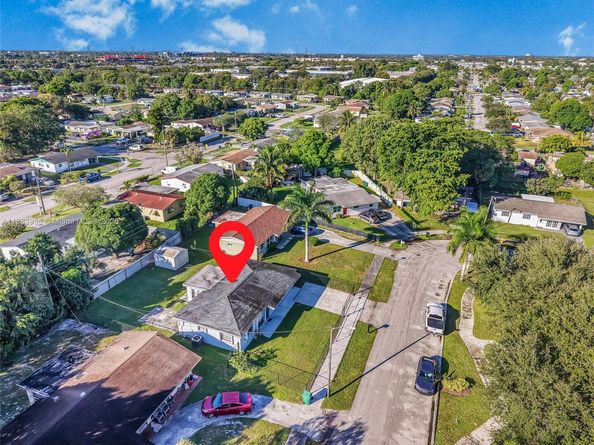 3240 NW 17th St, Lauderhill FL 33311