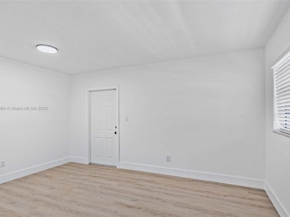 3240 NW 17th St, Lauderhill FL 33311