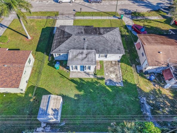 3240 NW 17th St, Lauderhill FL 33311