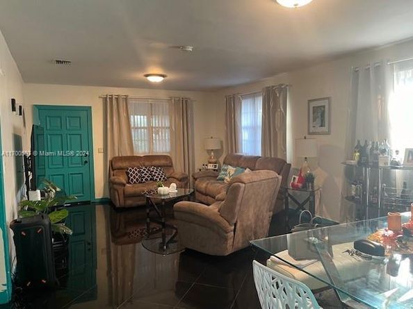 161 NW 35th St, Miami FL 33127