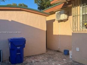 161 NW 35th St, Miami FL 33127