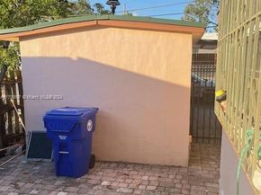 161 NW 35th St, Miami FL 33127