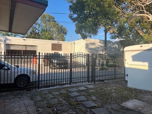 161 NW 35th St, Miami FL 33127