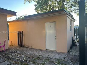 161 NW 35th St, Miami FL 33127