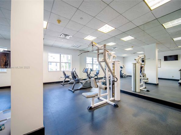 401 69th St 713, Miami Beach FL 33141