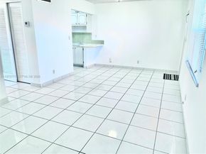 2145 Pierce St 421, Hollywood FL 33020